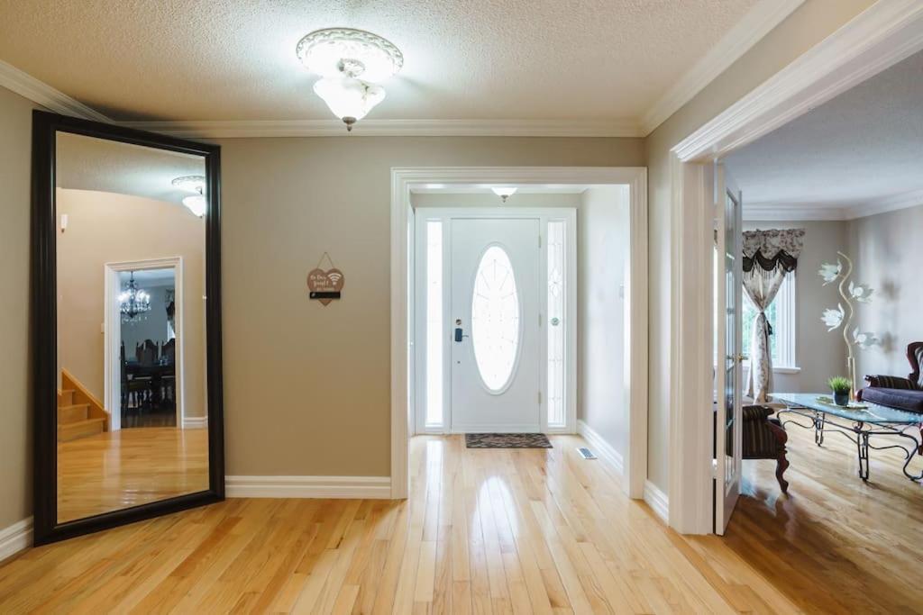 מיסיסאוגה Beautiful Home 4 Bed, 3 Bath, Garage, Backyard! מראה חיצוני תמונה