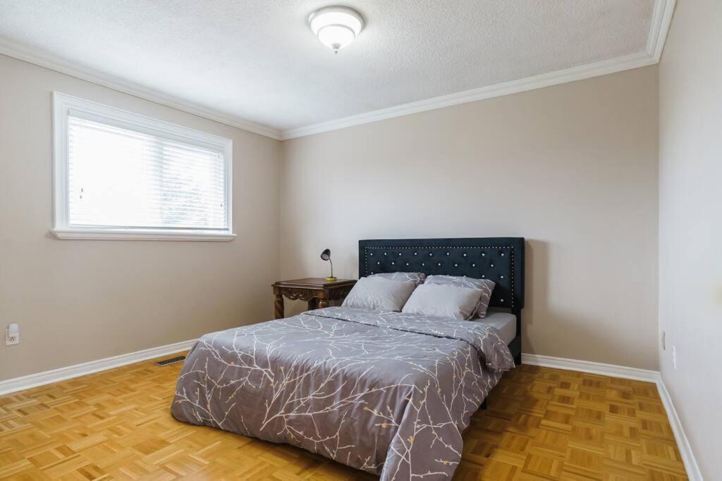 מיסיסאוגה Beautiful Home 4 Bed, 3 Bath, Garage, Backyard! מראה חיצוני תמונה