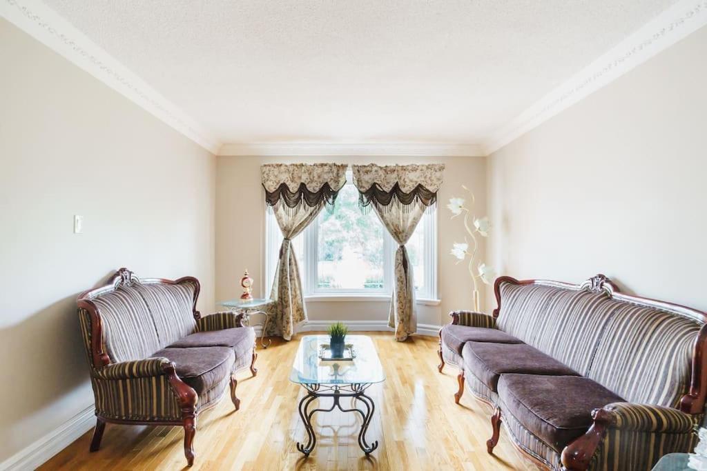 מיסיסאוגה Beautiful Home 4 Bed, 3 Bath, Garage, Backyard! מראה חיצוני תמונה