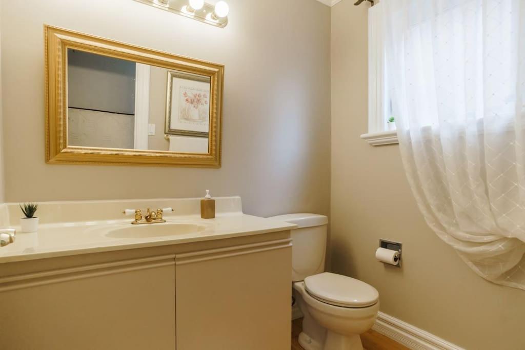 מיסיסאוגה Beautiful Home 4 Bed, 3 Bath, Garage, Backyard! מראה חיצוני תמונה
